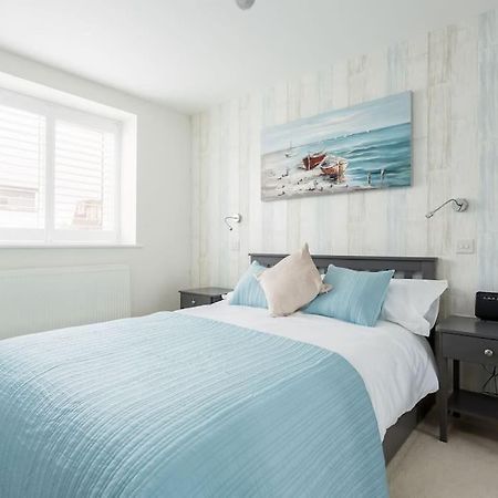 Stunning 2 Bed Apartment, Fabulous Sea View & 2 Minutes To Beach With Parking Bournemouth Ngoại thất bức ảnh