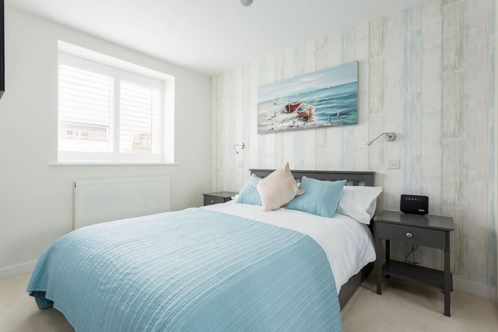 Stunning 2 Bed Apartment, Fabulous Sea View & 2 Minutes To Beach With Parking Bournemouth Ngoại thất bức ảnh