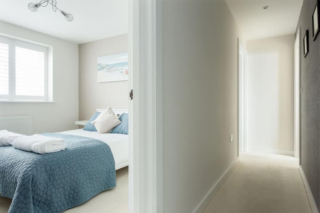 Stunning 2 Bed Apartment, Fabulous Sea View & 2 Minutes To Beach With Parking Bournemouth Ngoại thất bức ảnh